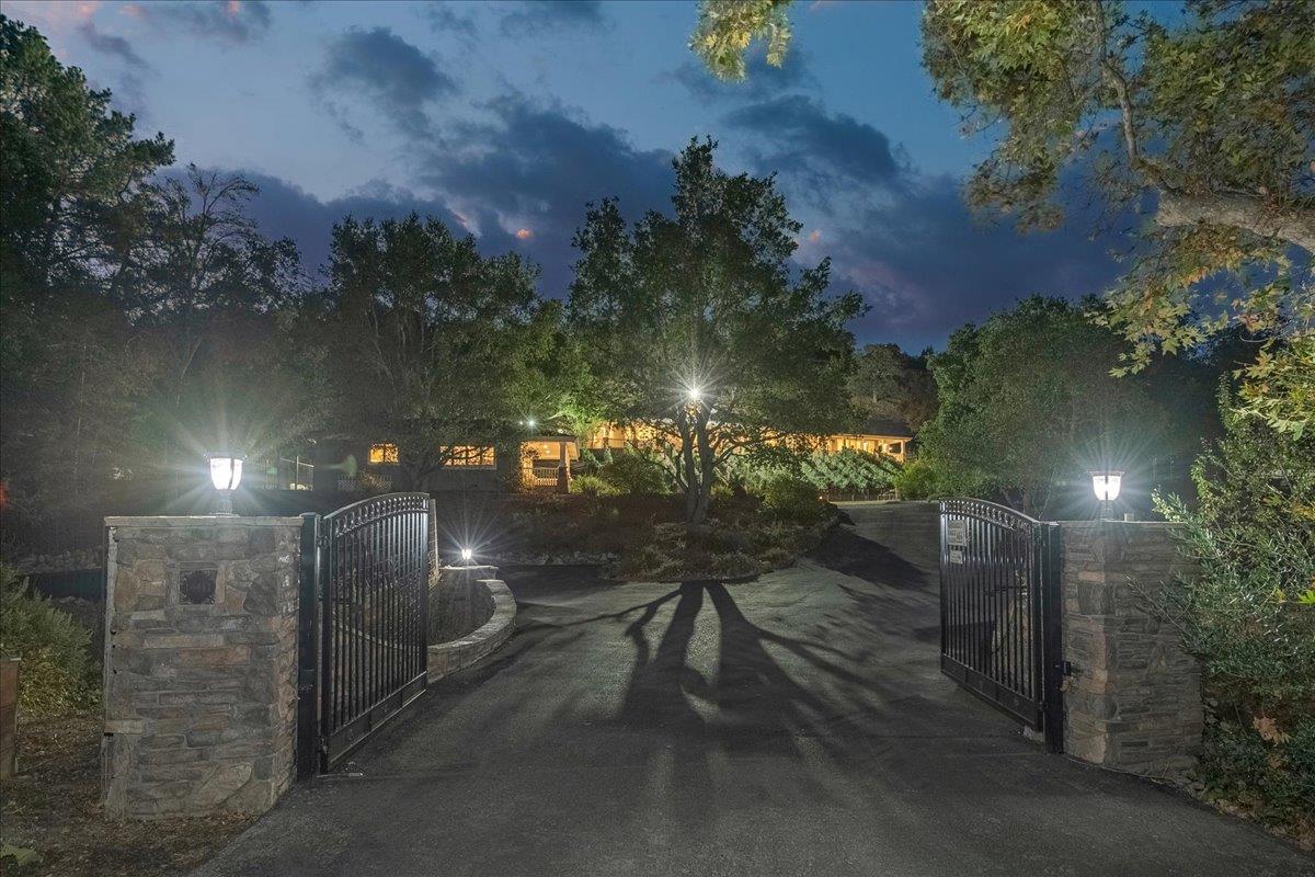 14411 Shannon Road Los Gatos, CA 95032 - Photo 13 of 109