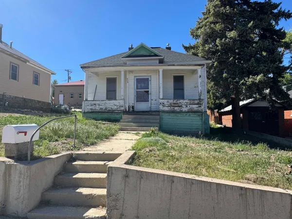 $89,900 | 609 Topaz Street, Kemmerer, WY 83101