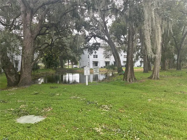 $2,000 | 7218 East Bank Drive, Tampa, FL 33617