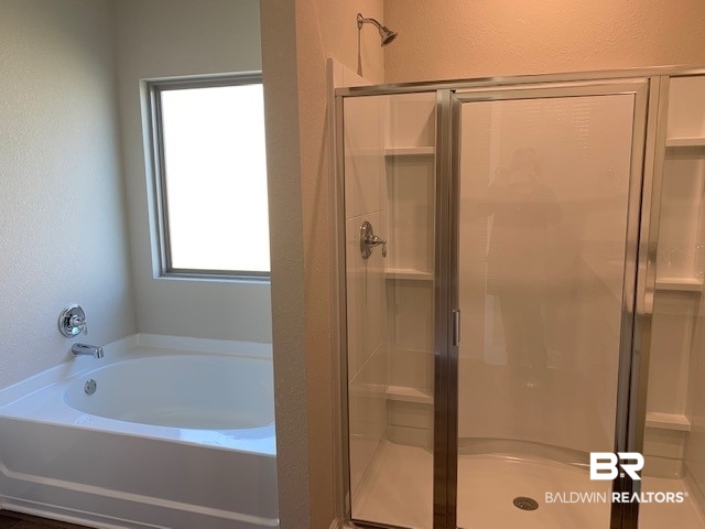 9439 Eiland Drive, Unit 38 Foley, AL 36535 - Photo 14 of 20 Master Tub & Separate Sho