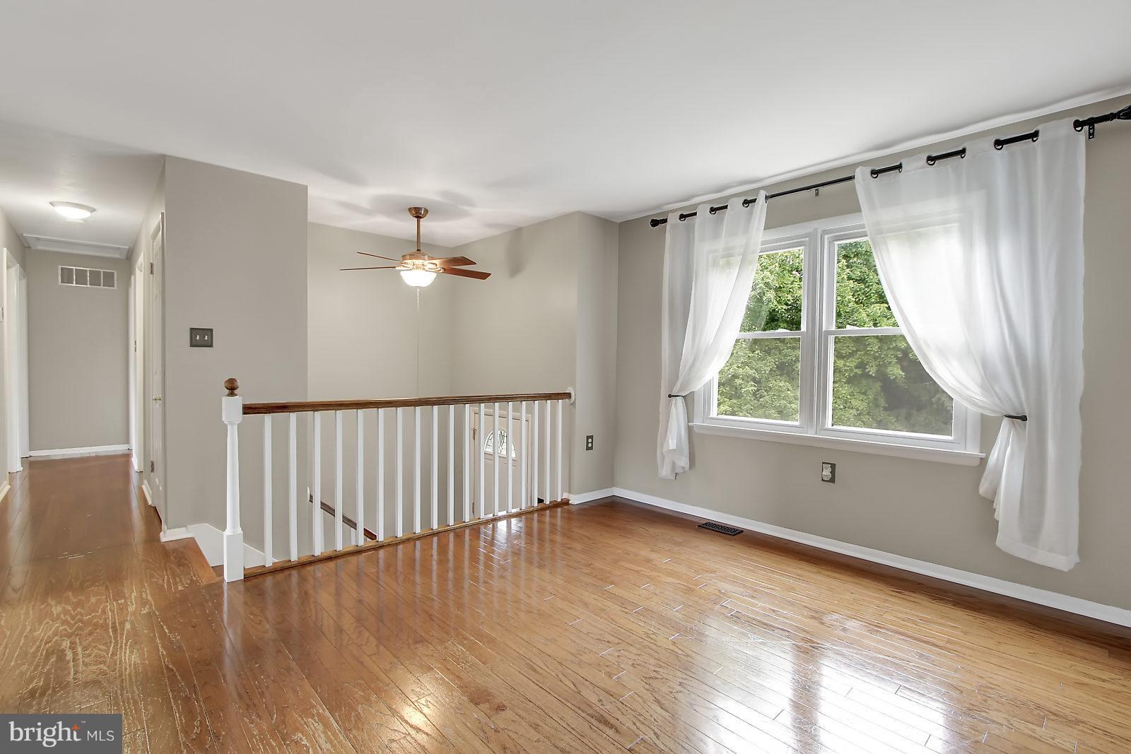 3413 Augusta Road Manchester, MD 21102 - Photo 7 of 25 Living Room