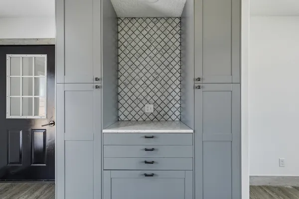 $284,900 | 11622 27th Street West, Milan, IL 61264