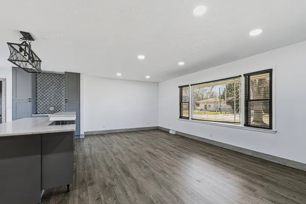 $284,900 | 11622 27th Street West, Milan, IL 61264