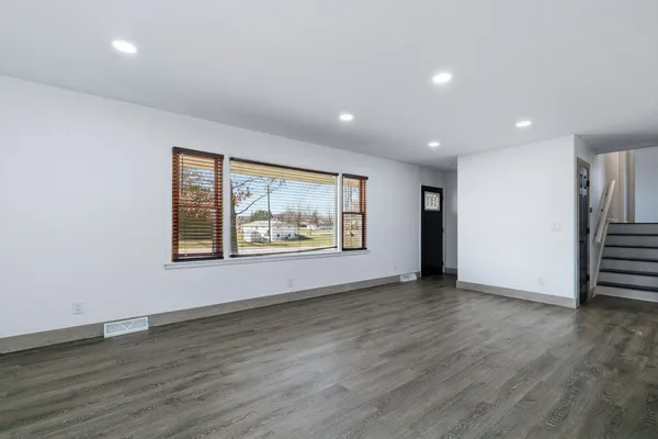 $284,900 | 11622 27th Street West, Milan, IL 61264