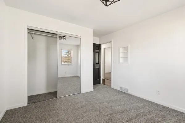 $284,900 | 11622 27th Street West, Milan, IL 61264