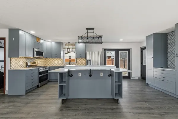 $284,900 | 11622 27th Street West, Milan, IL 61264