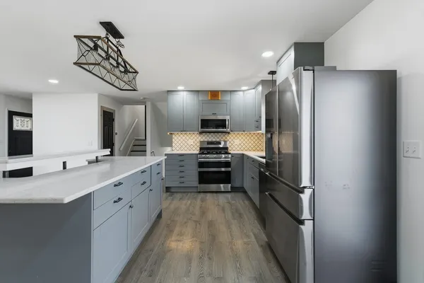 $284,900 | 11622 27th Street West, Milan, IL 61264