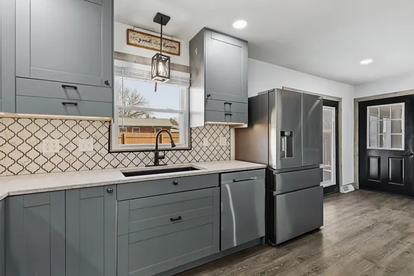 $284,900 | 11622 27th Street West, Milan, IL 61264