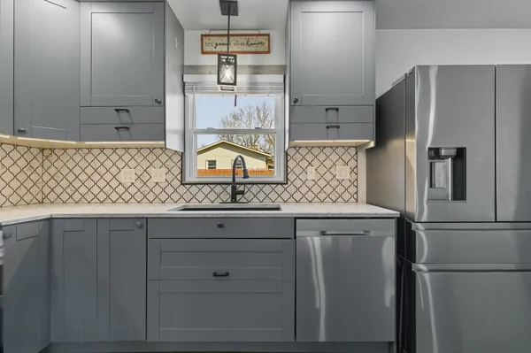 $284,900 | 11622 27th Street West, Milan, IL 61264