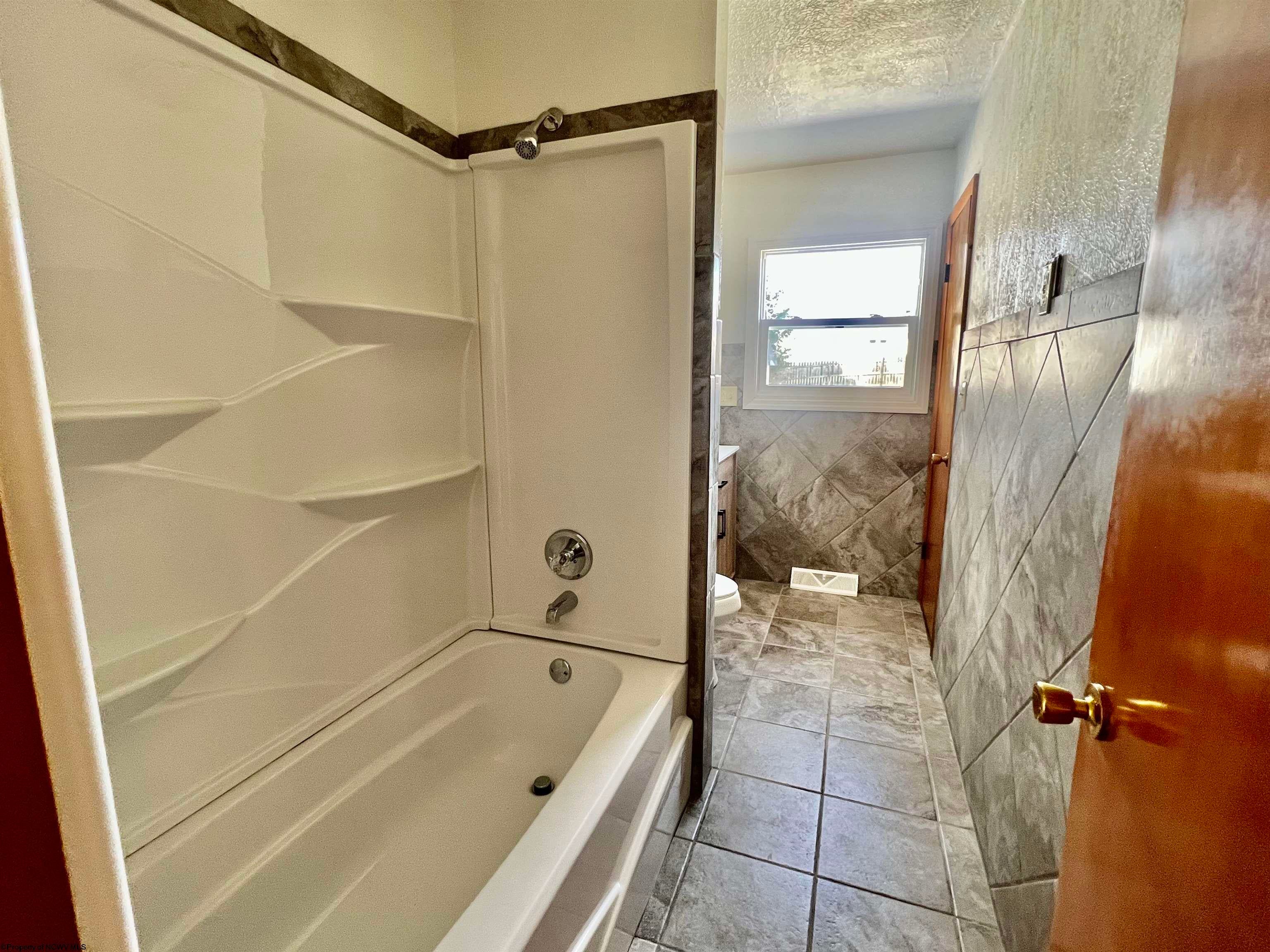 1615 Clifton Road Fairmont, WV 26554 - Photo 12 of 22 Gallery Image 12
