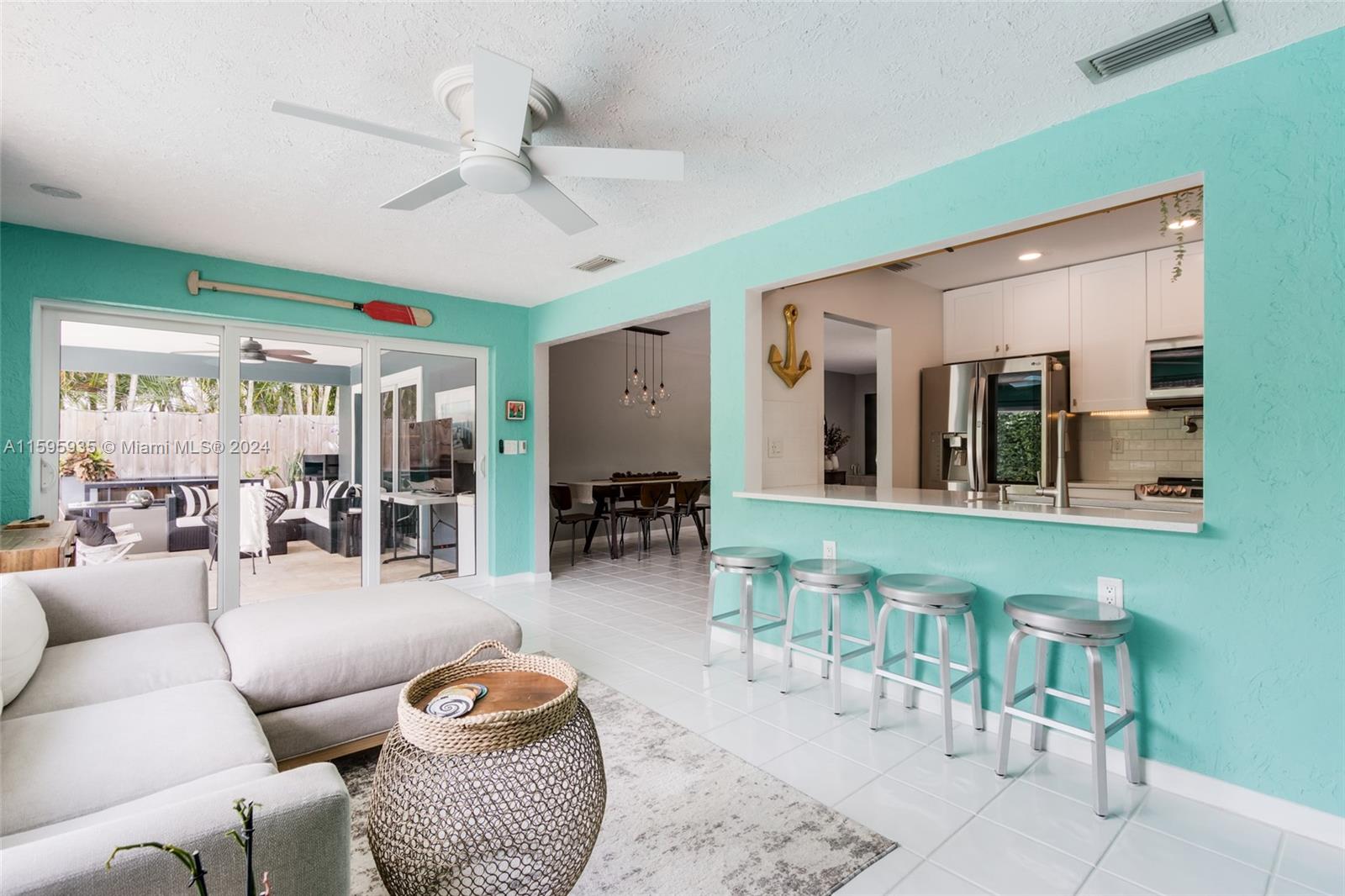 20 Burning Tree Lane Boca Raton, FL 33431 - Photo 27 of 64 a living room with furniture