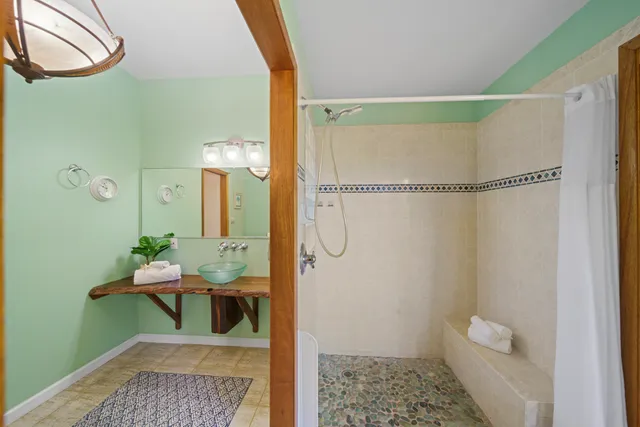 $1,819,000 | 28-3055 Beach Road, Pepeekeo, HI 96783