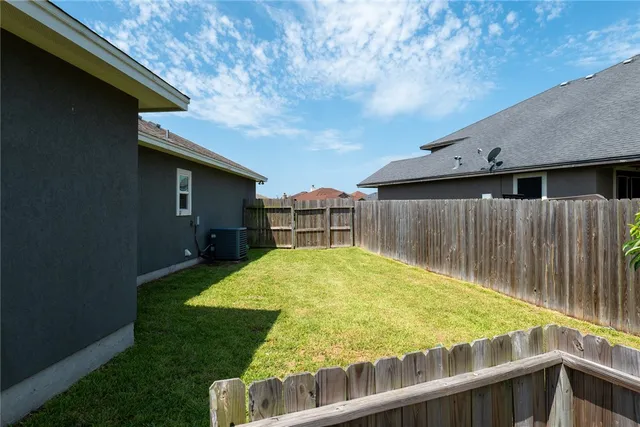 $2,600 | 6734 Battery Park Court, Corpus Christi, TX 78414