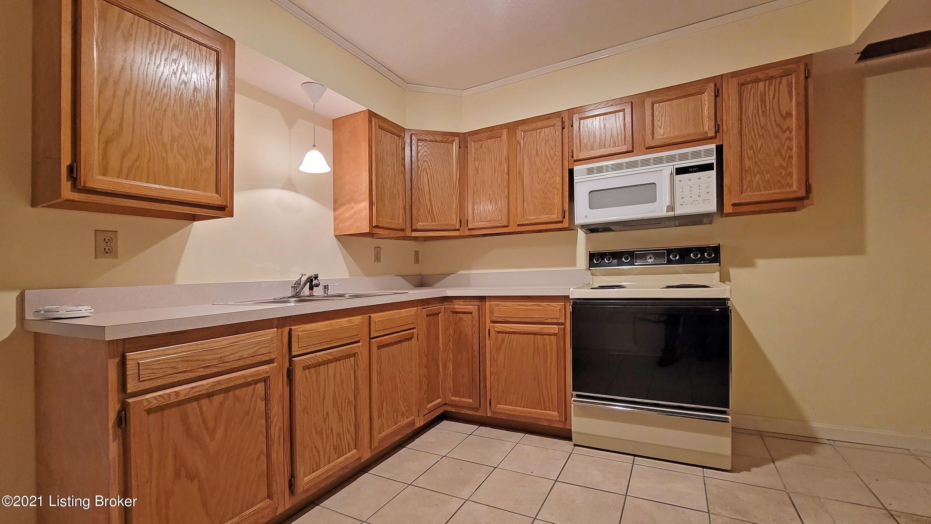 4407 Century Road Louisville, KY 40299 - Photo 19 of 28 20210511_110327