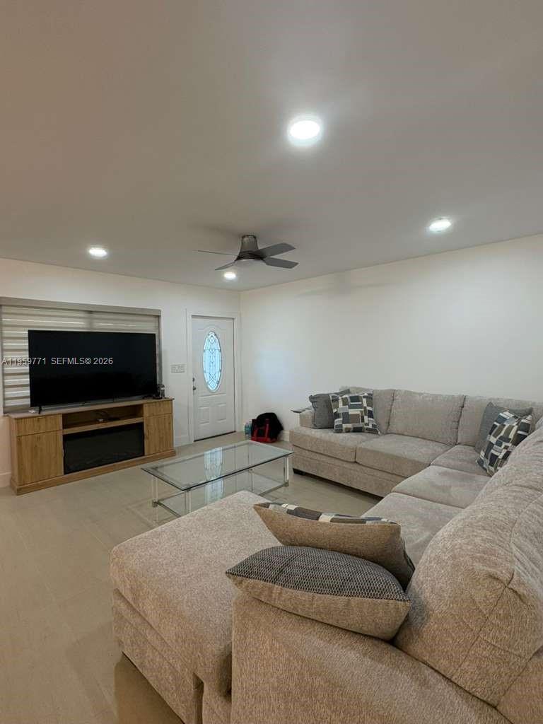 5300 Washington Street, Unit O229 Hollywood, FL 33021 - Photo 3 of 15