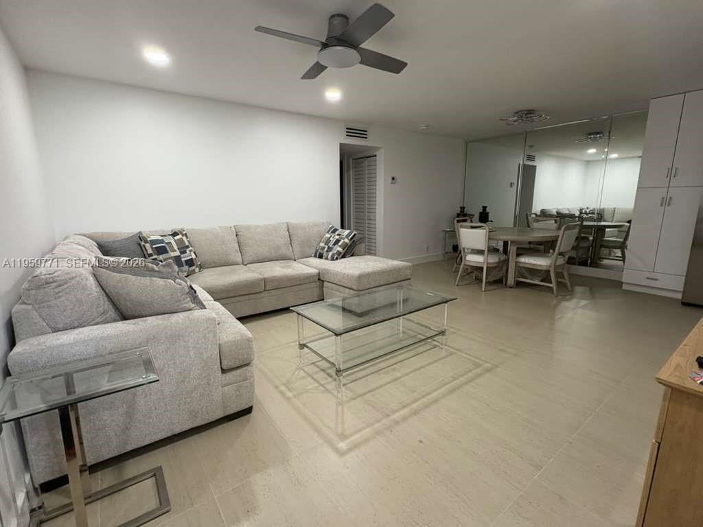 5300 Washington Street, Unit O229 Hollywood, FL 33021 - Photo 4 of 15
