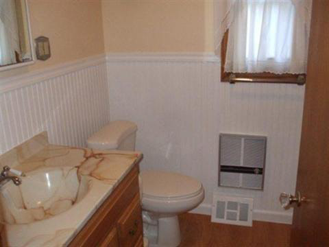 560 East Oregon Road Adrian, MI 49221 - Photo 6 of 11 946725-5.JPG