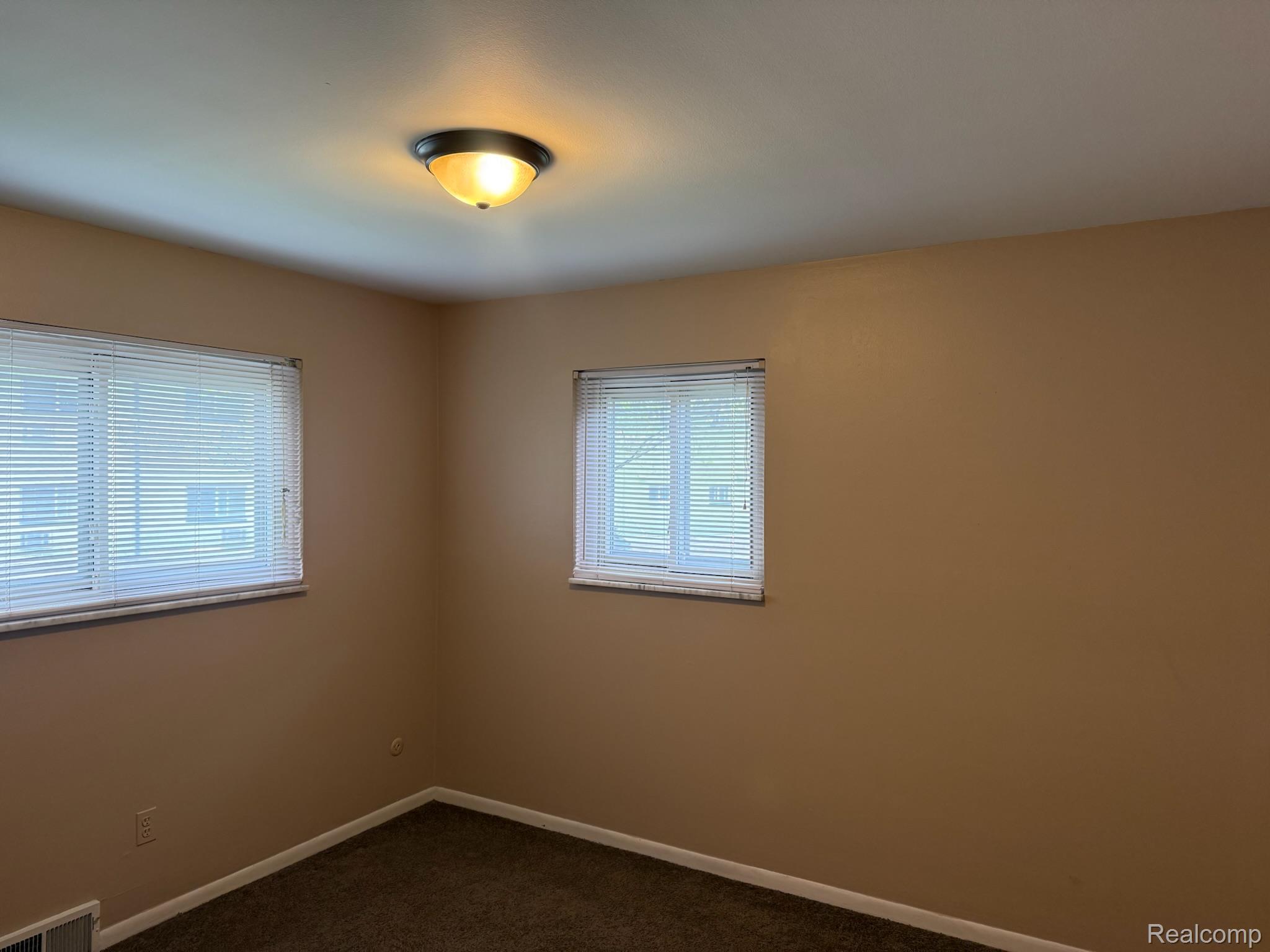 982 North Adams Road, Unit 4 Birmingham, MI 48009 - Photo 17 of 22