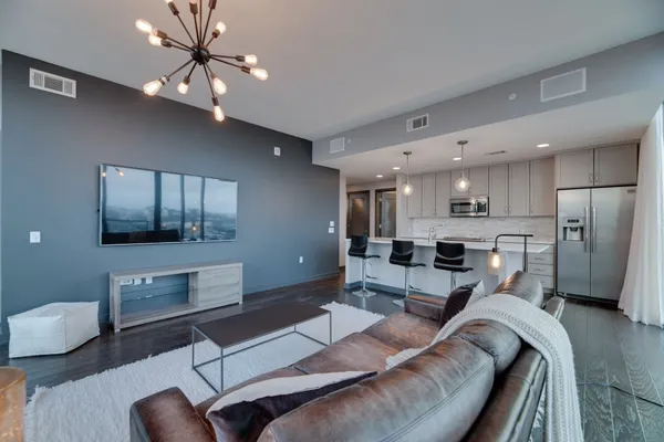 $899,990 | 1212 Laurel Street, Unit 1915, Nashville, TN 37203
