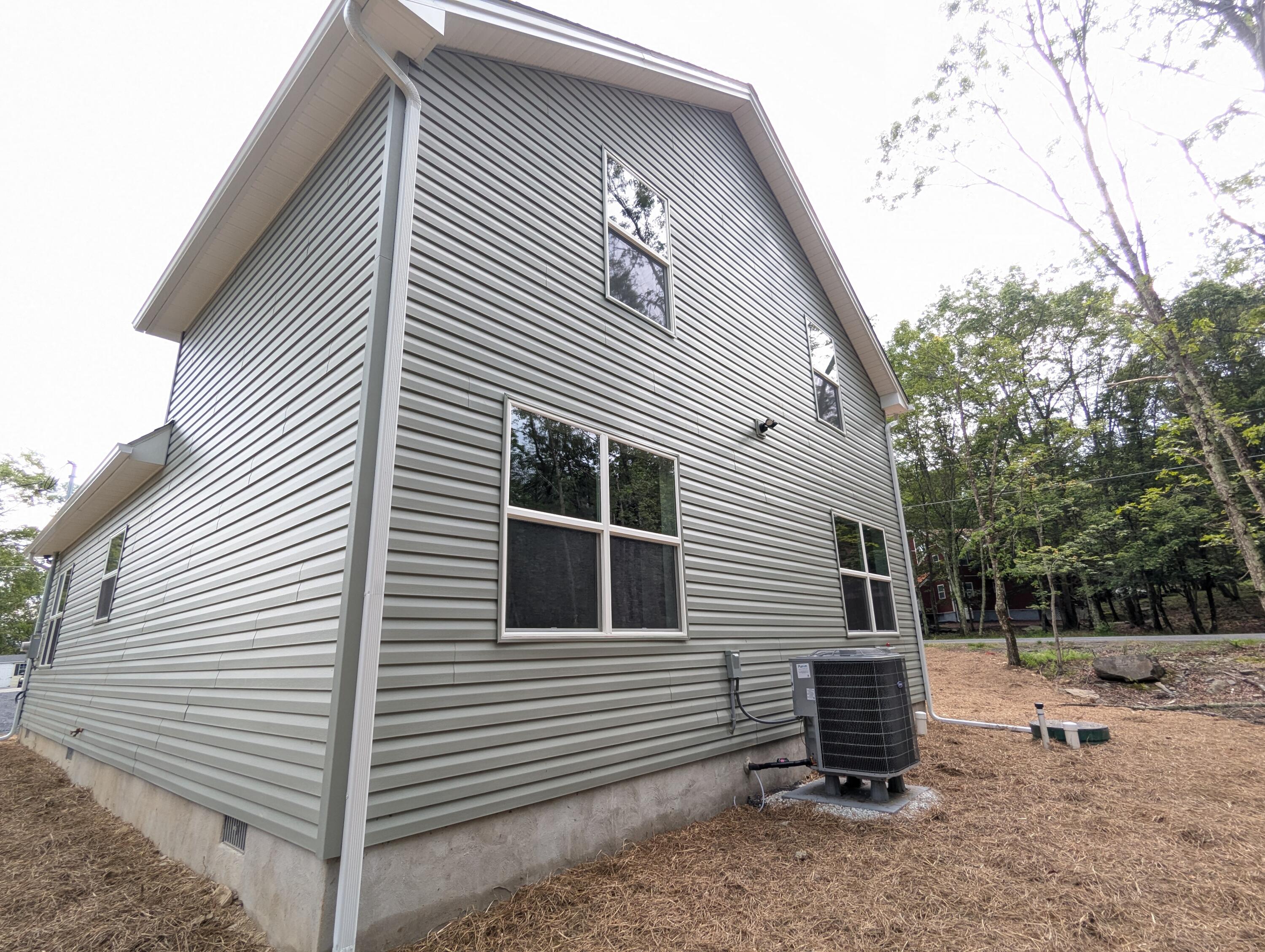 251 Bellingham Drive Bushkill, PA 18324 - Photo 34 of 53 PXL_20250618_205844823