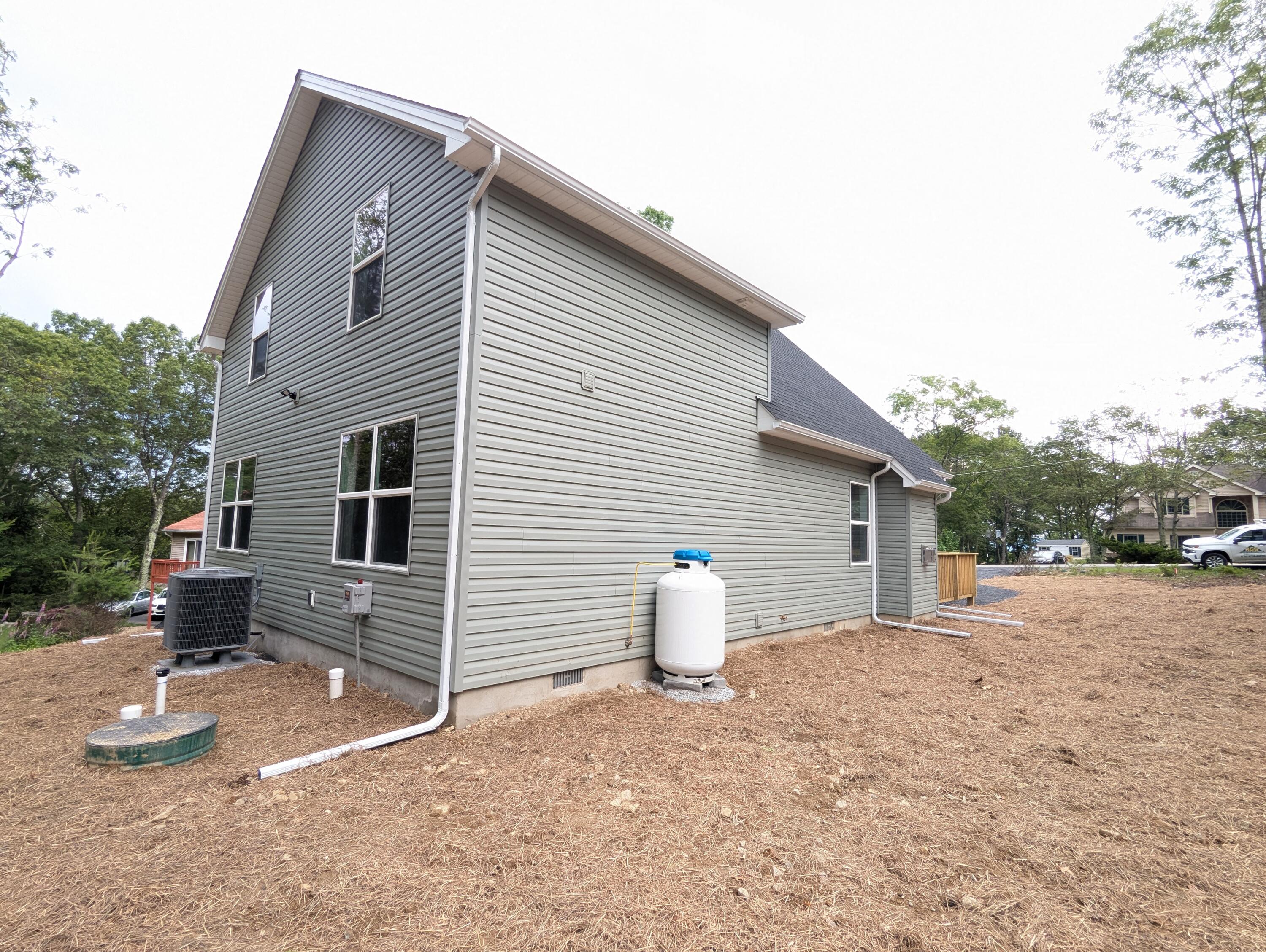 251 Bellingham Drive Bushkill, PA 18324 - Photo 35 of 53 PXL_20250618_205907531