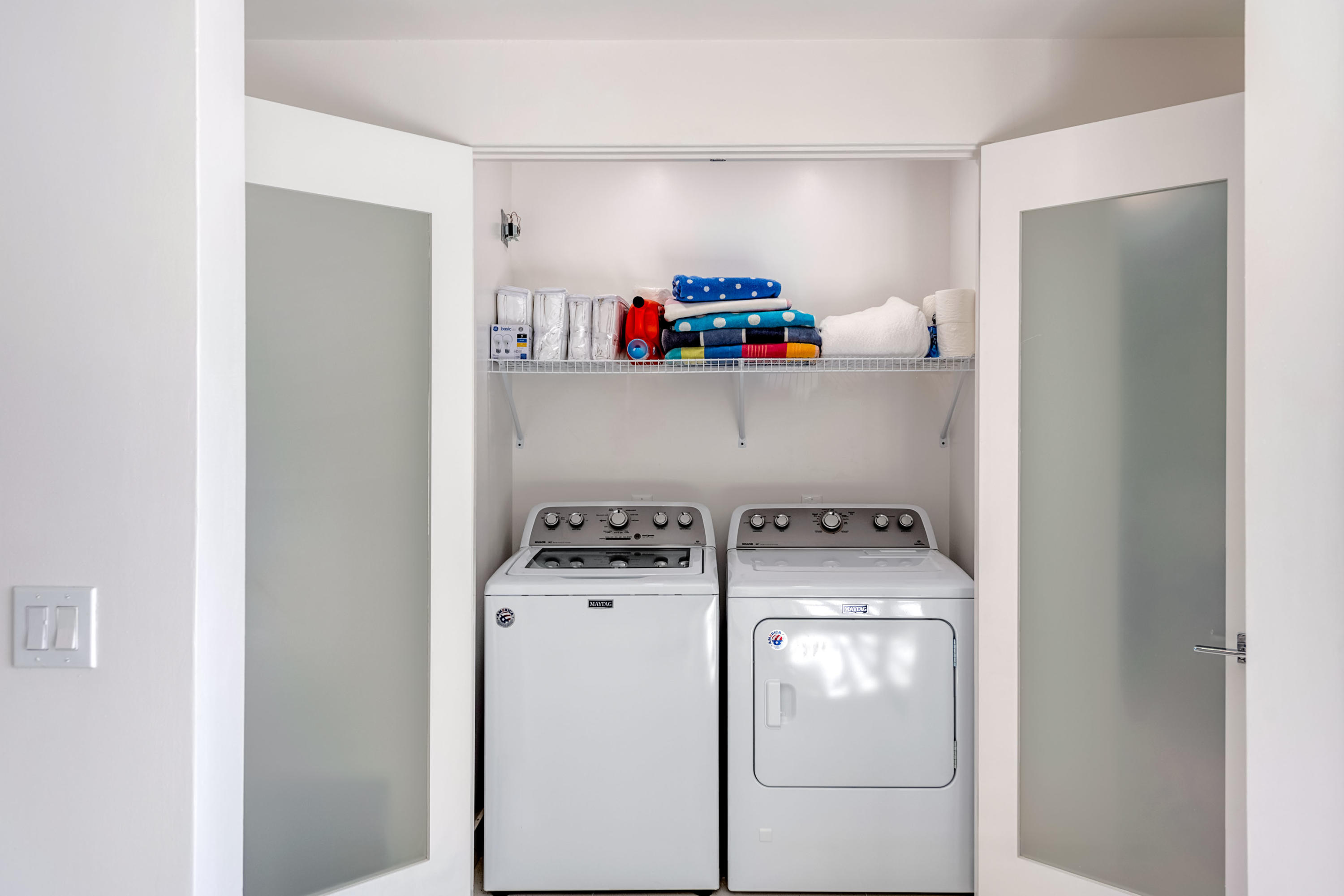 45765 Hopi Road Indian Wells, CA 92210 - Photo 29 of 39 a utility room with dryer and washer