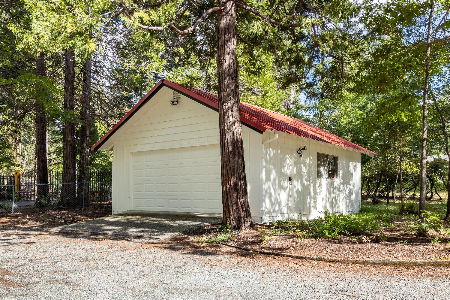 10984 Ridge Road Nevada City, CA 95959 - Photo 23 of 35 Second garage