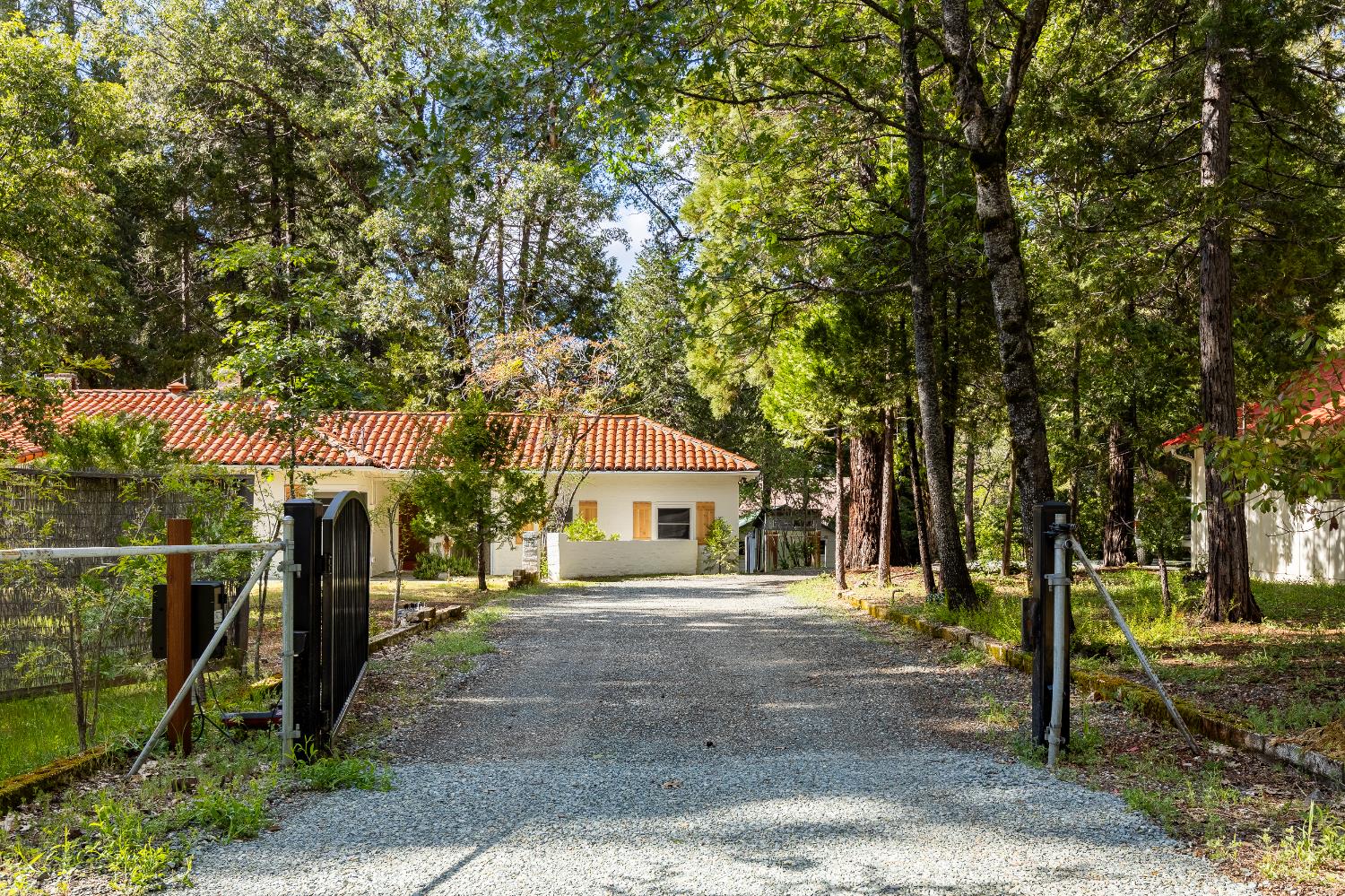 10984 Ridge Road Nevada City, CA 95959 - Photo 5 of 35