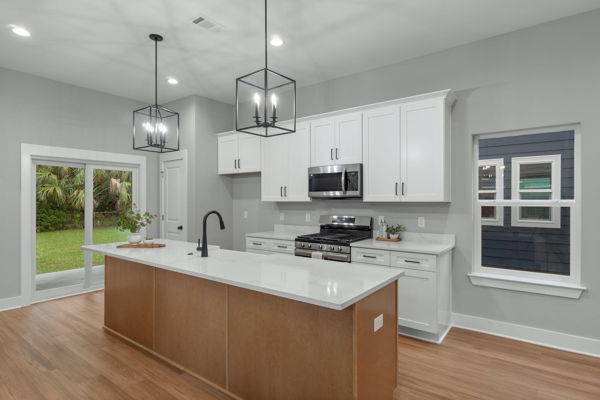 706 North F Street Pensacola, FL 32501 - Photo 4 of 43 11-web-or-mls-Final-31