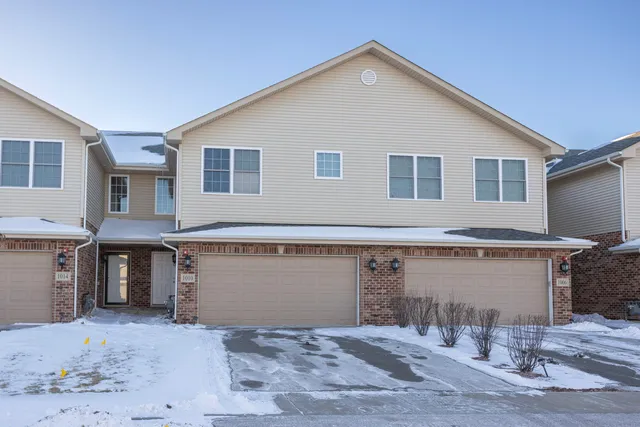 $345,000 | 1010 Regent Drive, Matteson, IL 60443