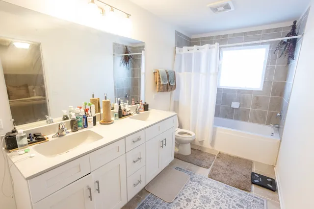 $345,000 | 1010 Regent Drive, Matteson, IL 60443