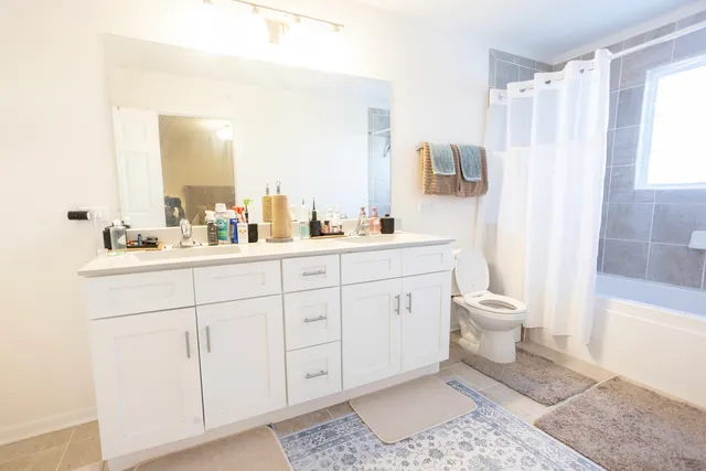 $345,000 | 1010 Regent Drive, Matteson, IL 60443