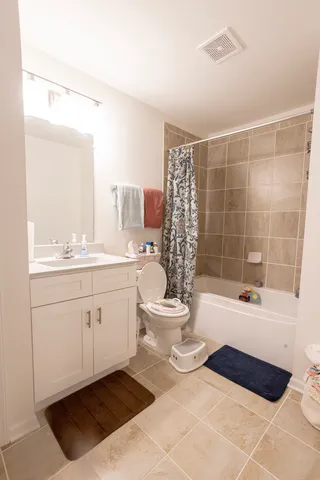 $345,000 | 1010 Regent Drive, Matteson, IL 60443