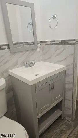 $2,700 | 549 Avenue A, Bayonne, NJ 07002