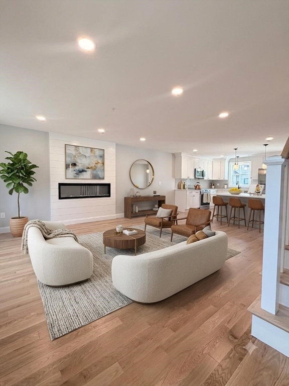 9 Acton Road, Unit 4 Chelmsford, MA 01824 - Photo 1 of 14 Gallery Image 1