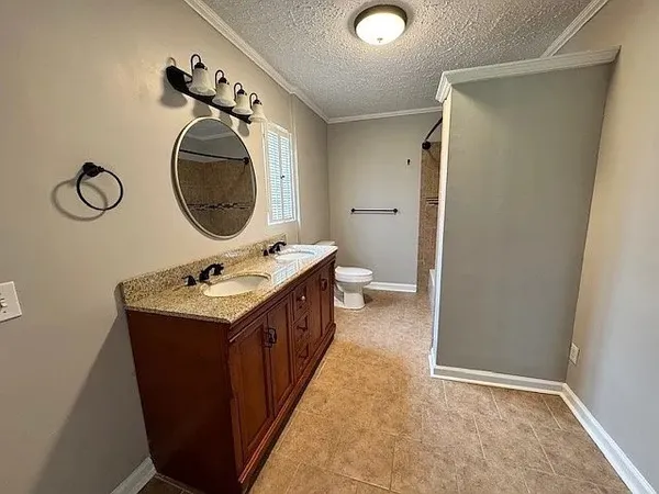 $2,300 | 203 North Lake Drive, Brunswick, GA 31525
