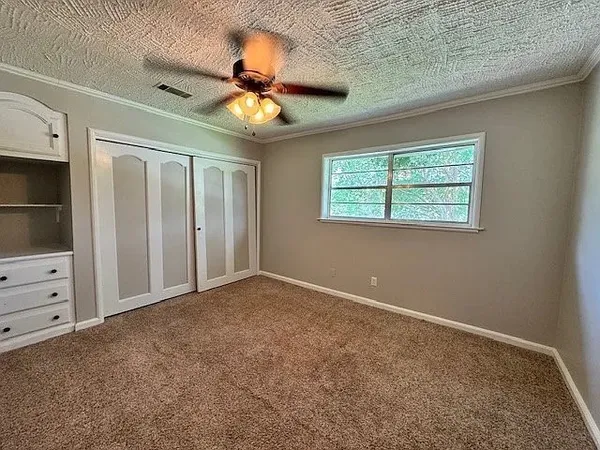 $2,300 | 203 North Lake Drive, Brunswick, GA 31525