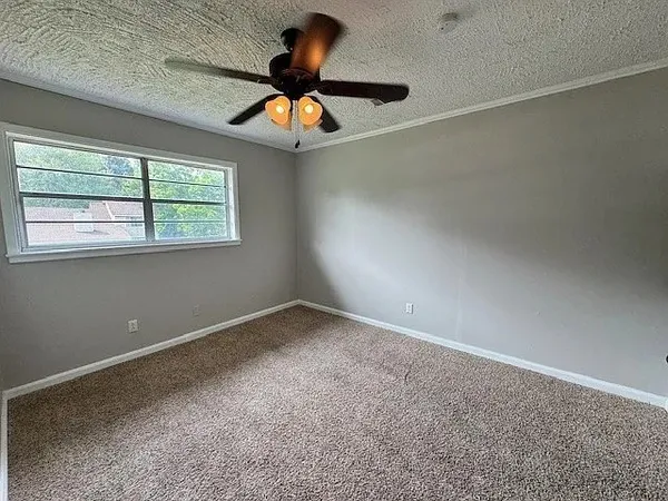 $2,300 | 203 North Lake Drive, Brunswick, GA 31525