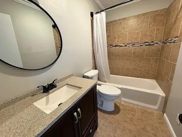 $2,300 | 203 North Lake Drive, Brunswick, GA 31525