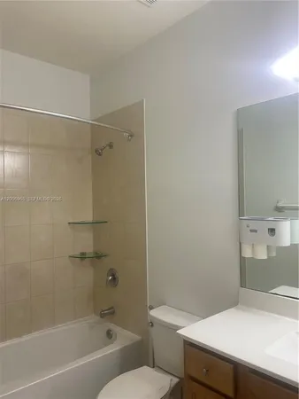 $3,200 | 9228 West 33rd Way, Unit 9828, Hialeah, FL 33018