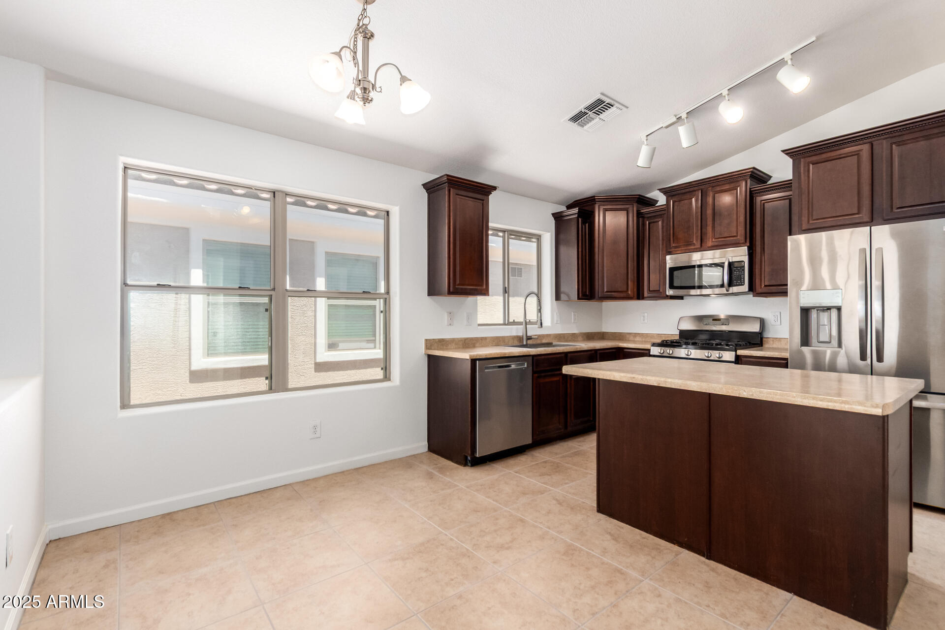 4241 East Bonanza Road Gilbert, AZ 85297 - Photo 11 of 33 13 - Bonanza