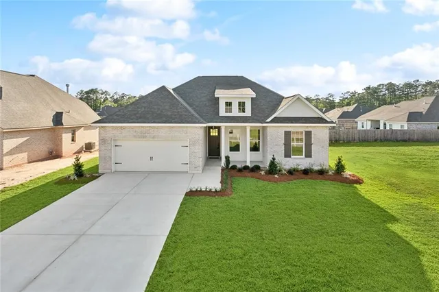 $409,000 | 72669 Robindale Drive, Covington, LA 70435