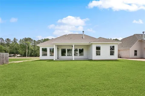 $409,000 | 72669 Robindale Drive, Covington, LA 70435