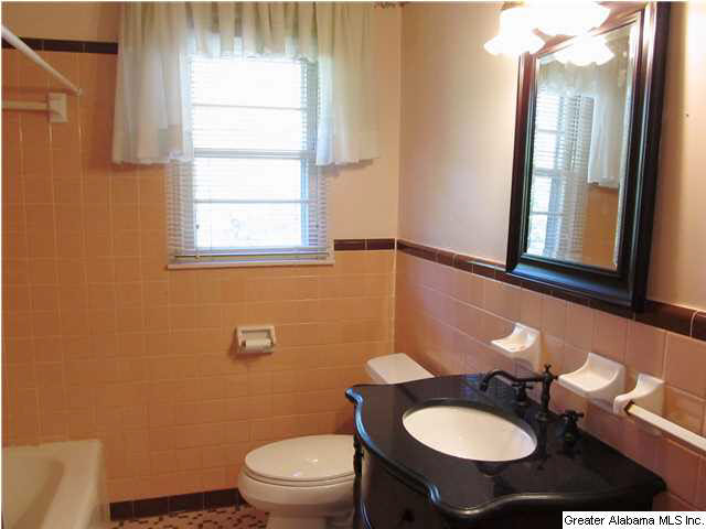 214 Bates Street Weaver, AL 36277 - Photo 12 of 29
