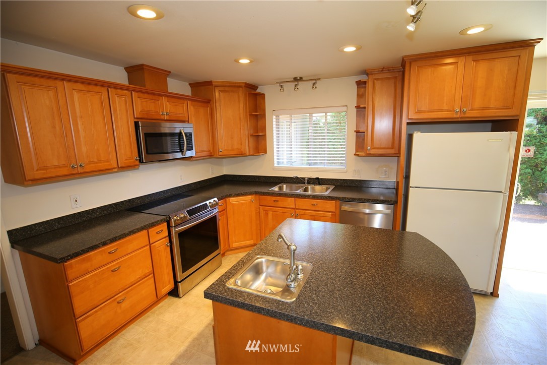 2845 McLeod Road Bellingham, WA 98225 - Photo 2 of 19 Gallery Image 2