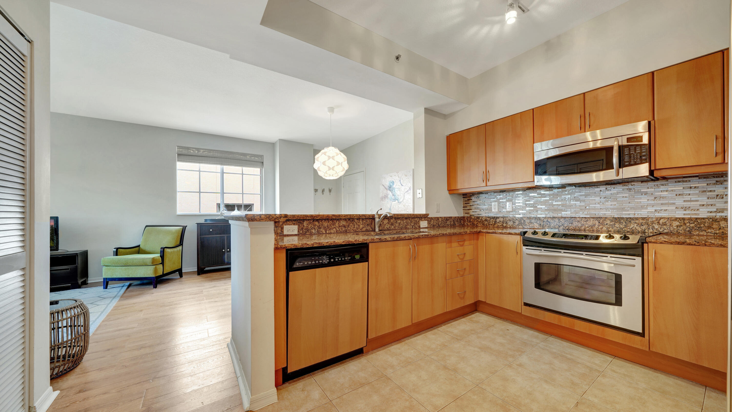 233 South Federal Highway, Unit 425 Boca Raton, FL 33432 - Photo 1 of 49 5 Kitchen (2)
