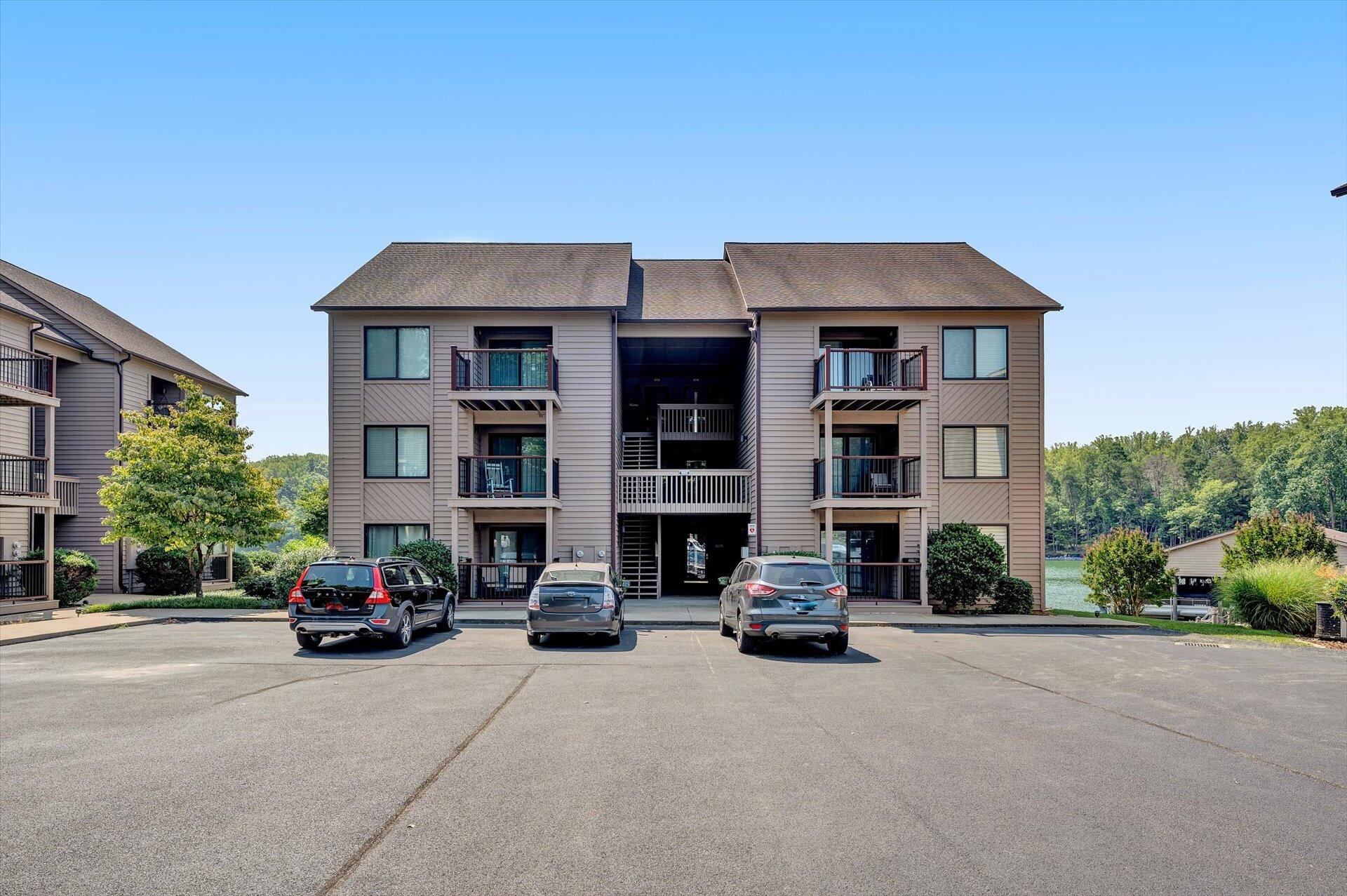 660 Monte Vista Road Union Hall, VA 24176 - Photo 5 of 35 05-072620230027