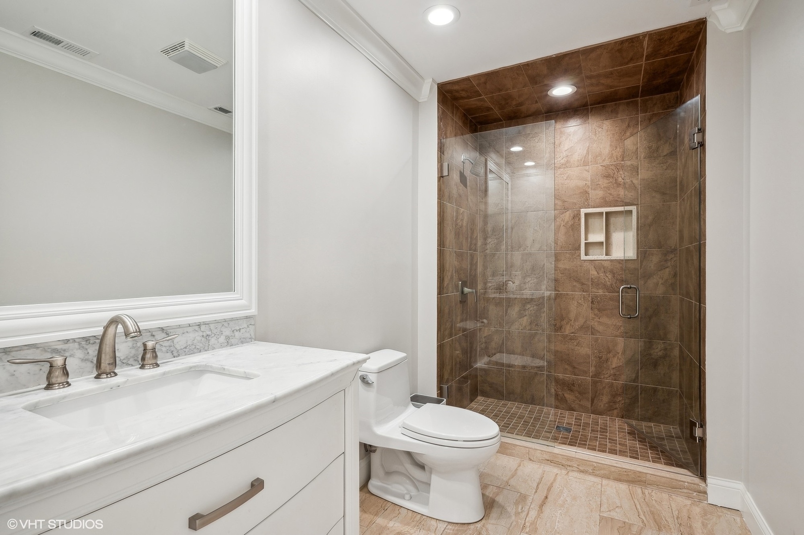 5807 Port Clinton Road Long Grove, IL 60047 - Photo 26 of 40 a bathroom with a sink and a mirror