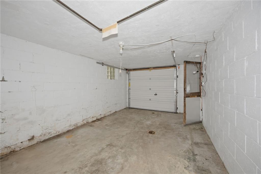1391 Laketon Road Pittsburgh, PA 15221 - Photo 16 of 18
