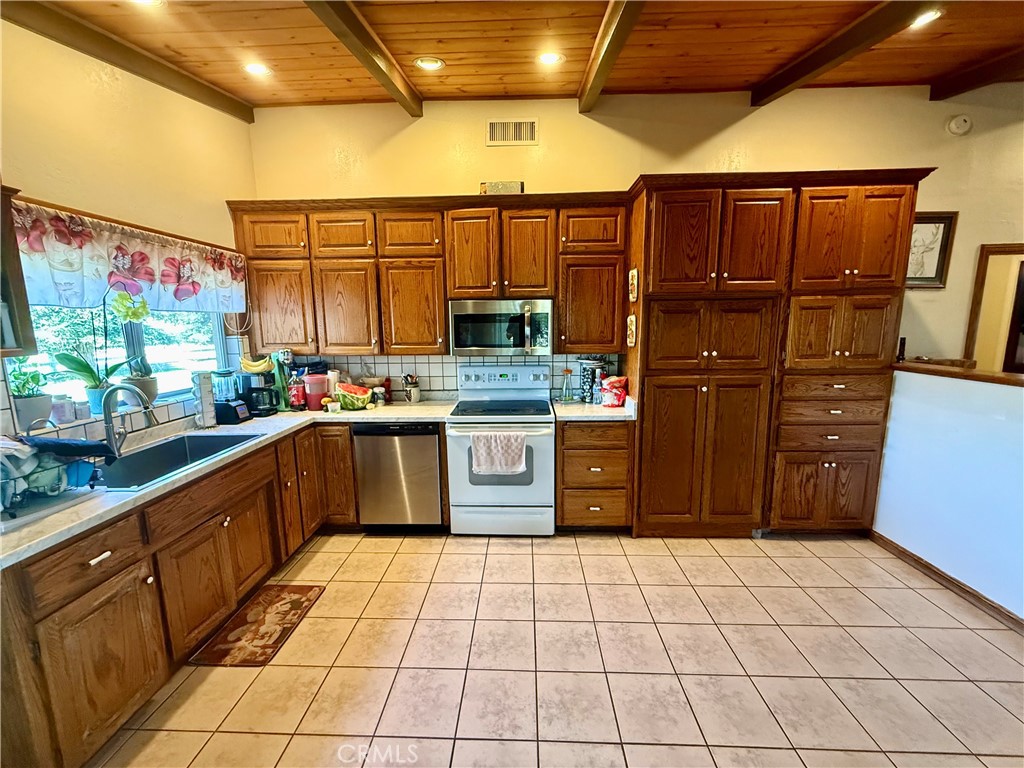 4870 5th Orland, CA 95963 - Photo 19 of 23 Front House Kitchen